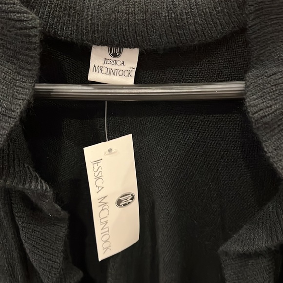 Cape/shawl - Picture 2 of 3